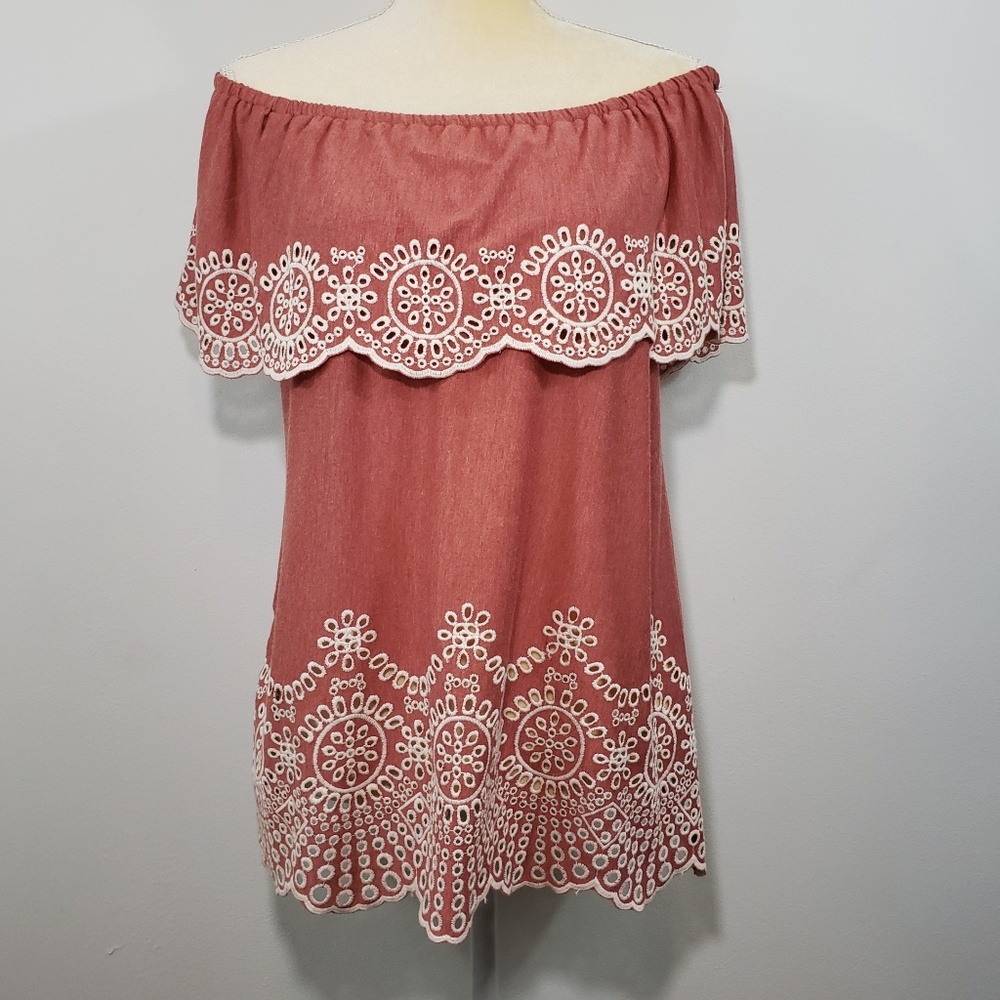 Fever Top | Off the Shoulder Embroidered Coral M